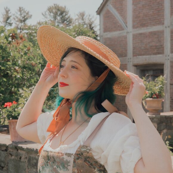 Meet your Posher, Ali - Picture 1 of 1